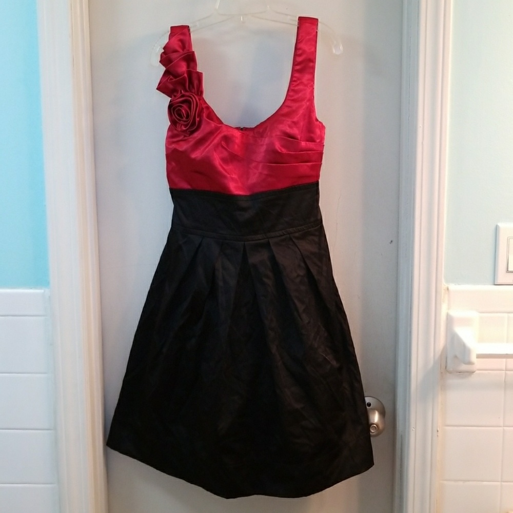 Beautiful Red and Black Party Dress
